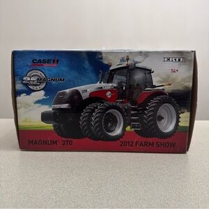 Case IH Magnum 370 Toy Tractor - Red and Black. New in box